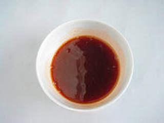 Recipe step 10: Mix 5 tablespoons of tomato sauce with 1.5 tablespoons of sugar and 2 tablespoon