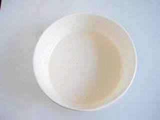 Recipe step 6: Mix flour and cornstarch together, gradually add water to make a thick batter. (