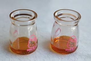 Milk Pudding with Caramel Sauce step 6: Pour the caramel sauce into pudding molds.