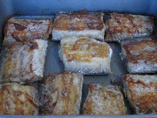 Braised Cod with Tomato Sauce step 5: Fry the marinated cod until golden brown on both sides.